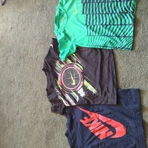 3 Nike Tshirts size 4 boys